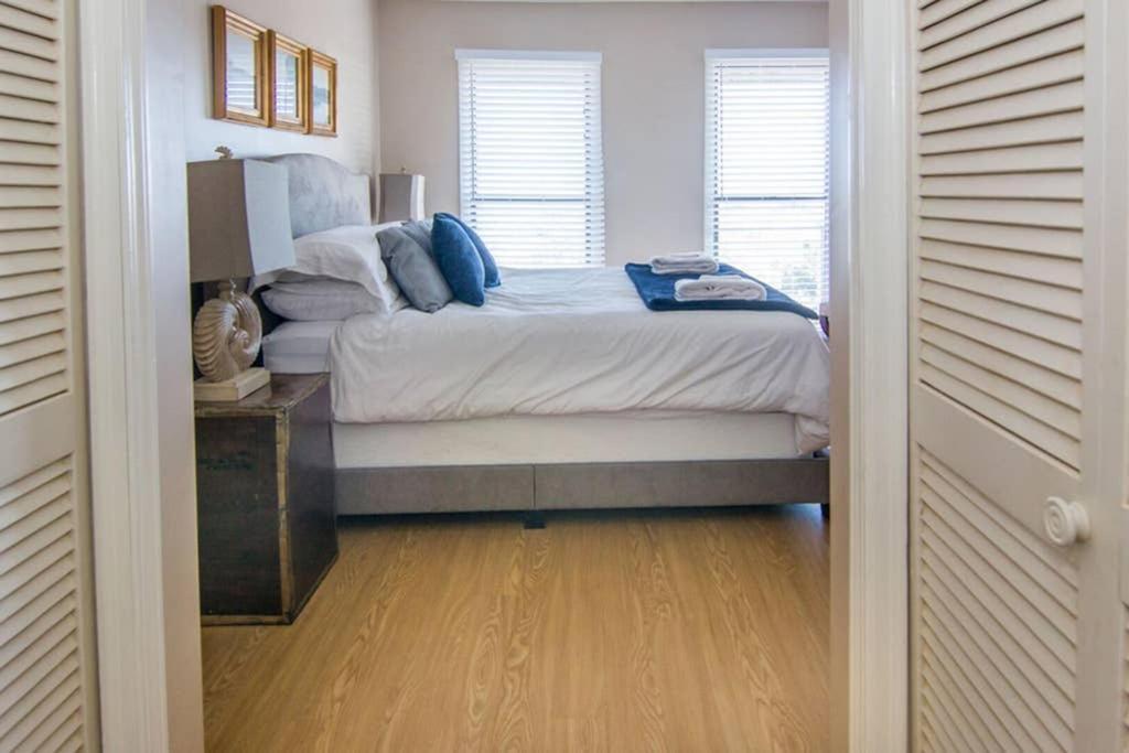 Pelican Point Unobstructed Beach Views Beach Access Out Back Door! Harbor Island Екстериор снимка