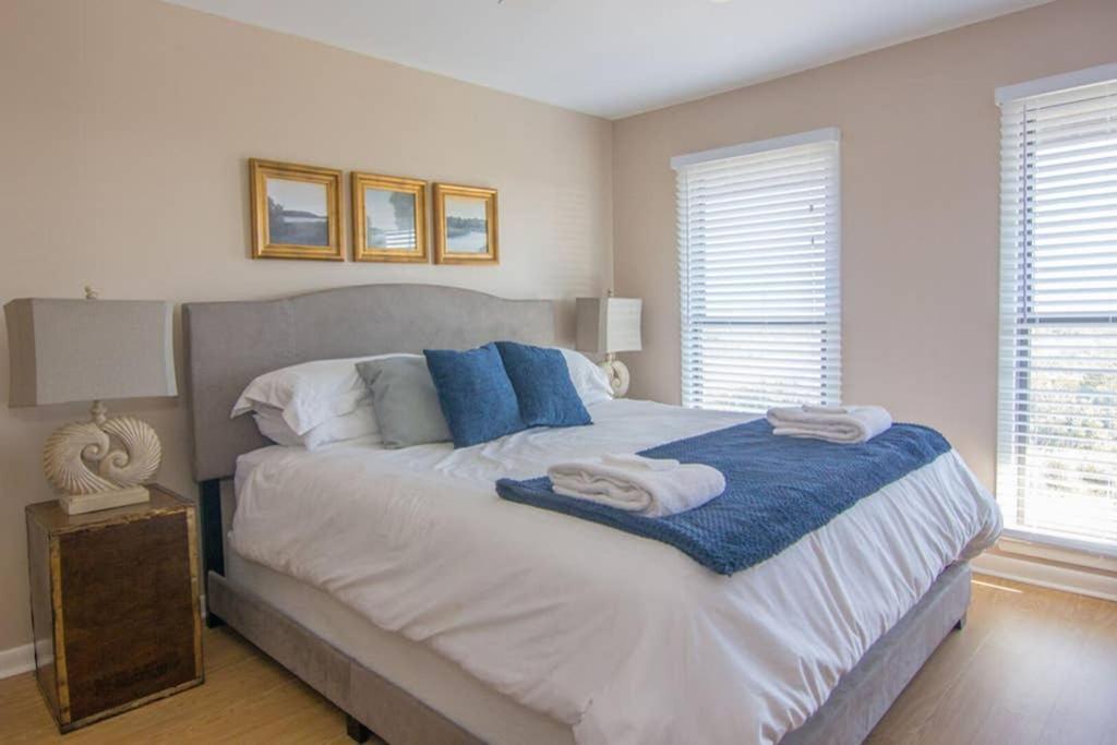 Pelican Point Unobstructed Beach Views Beach Access Out Back Door! Harbor Island Екстериор снимка