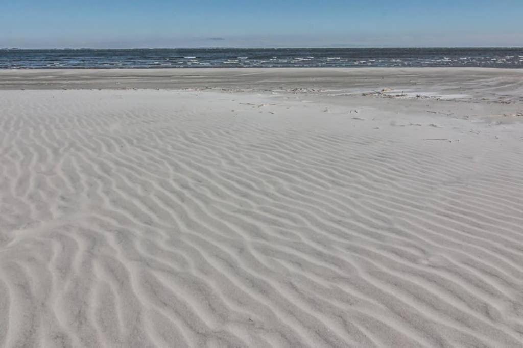 Pelican Point Unobstructed Beach Views Beach Access Out Back Door! Harbor Island Екстериор снимка