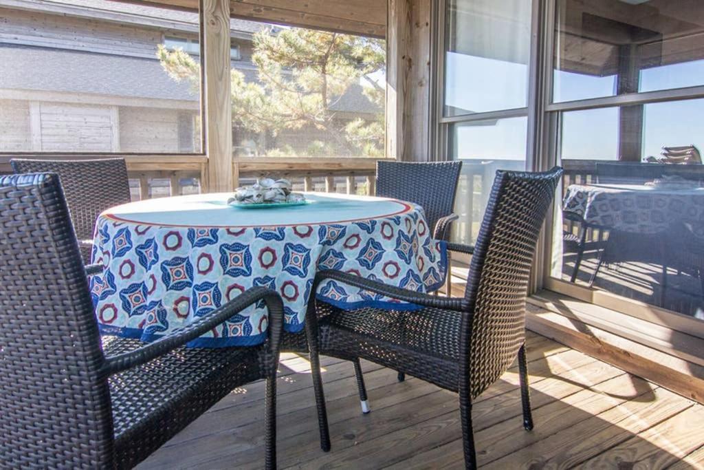 Pelican Point Unobstructed Beach Views Beach Access Out Back Door! Harbor Island Екстериор снимка