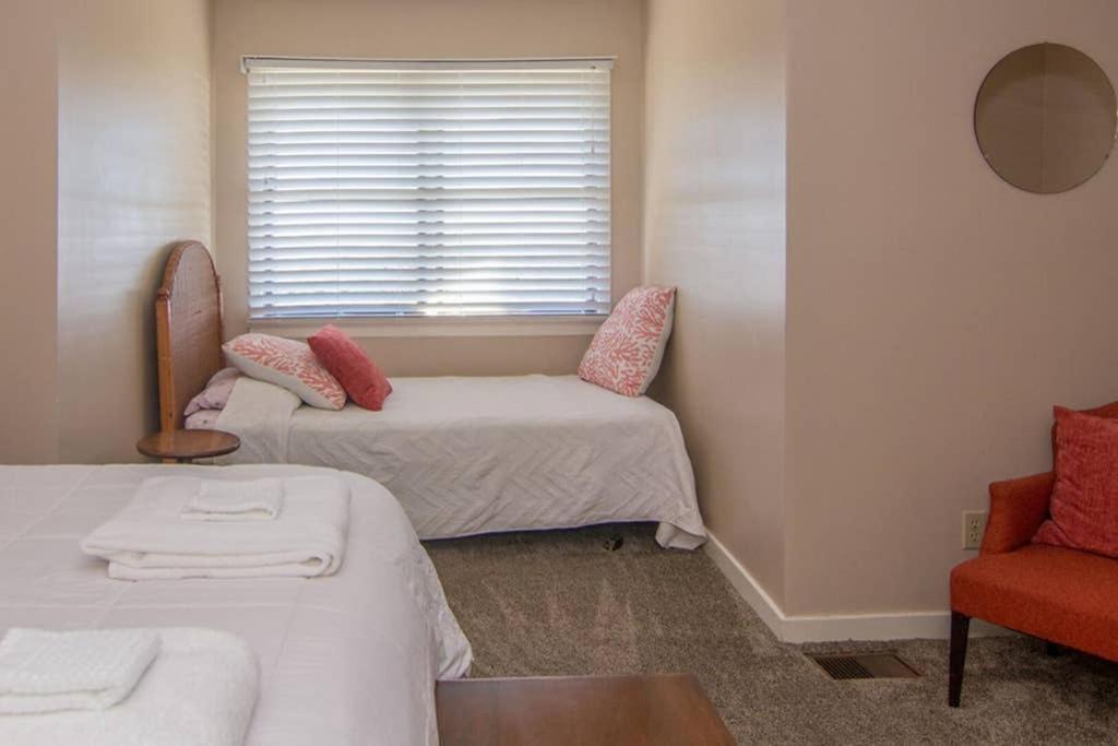Pelican Point Unobstructed Beach Views Beach Access Out Back Door! Harbor Island Екстериор снимка