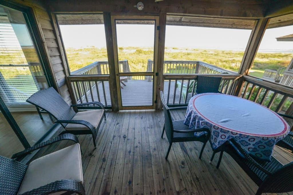 Pelican Point Unobstructed Beach Views Beach Access Out Back Door! Harbor Island Екстериор снимка