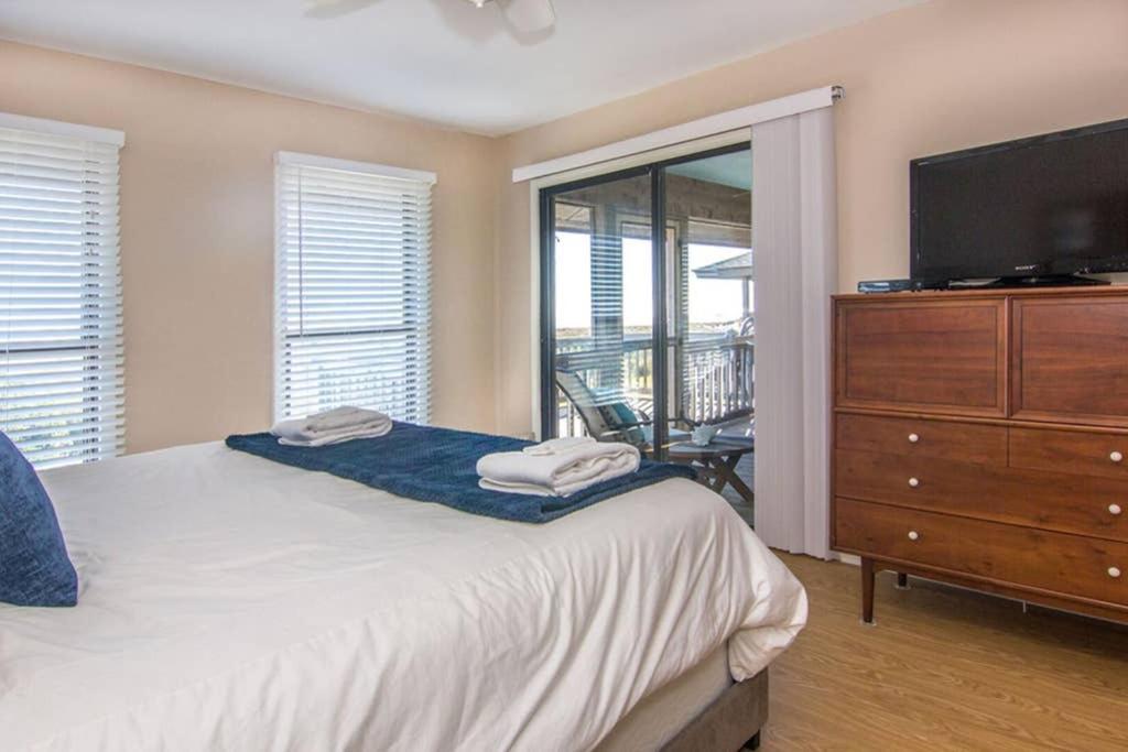 Pelican Point Unobstructed Beach Views Beach Access Out Back Door! Harbor Island Екстериор снимка